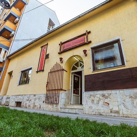 Laufer Pansiyon Novi Sad Dış mekan fotoğraf