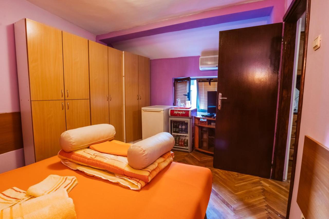 Laufer Pansiyon Novi Sad Dış mekan fotoğraf