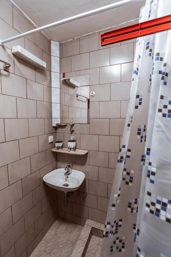 Laufer Pansiyon Novi Sad Dış mekan fotoğraf